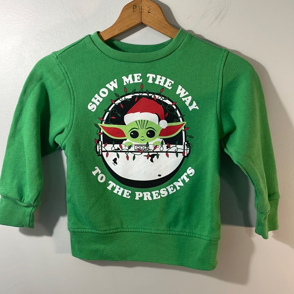 Star Wars Christmas themed crewneck size youth xs Holiday Baby Yoda